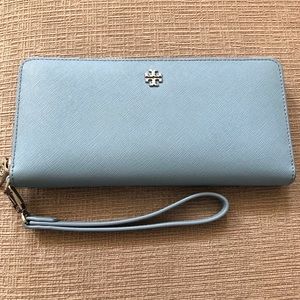 Tory Burch Passport Continental Wallet - Blue